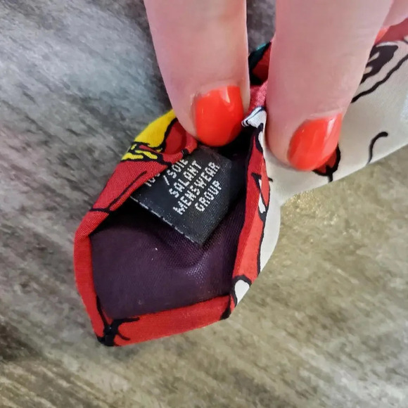 SNOOPY GOLFER Peanuts Cartoon Golf Men’s Burgundy Red Neck Tie 100% Silk - Picture 7 of 7